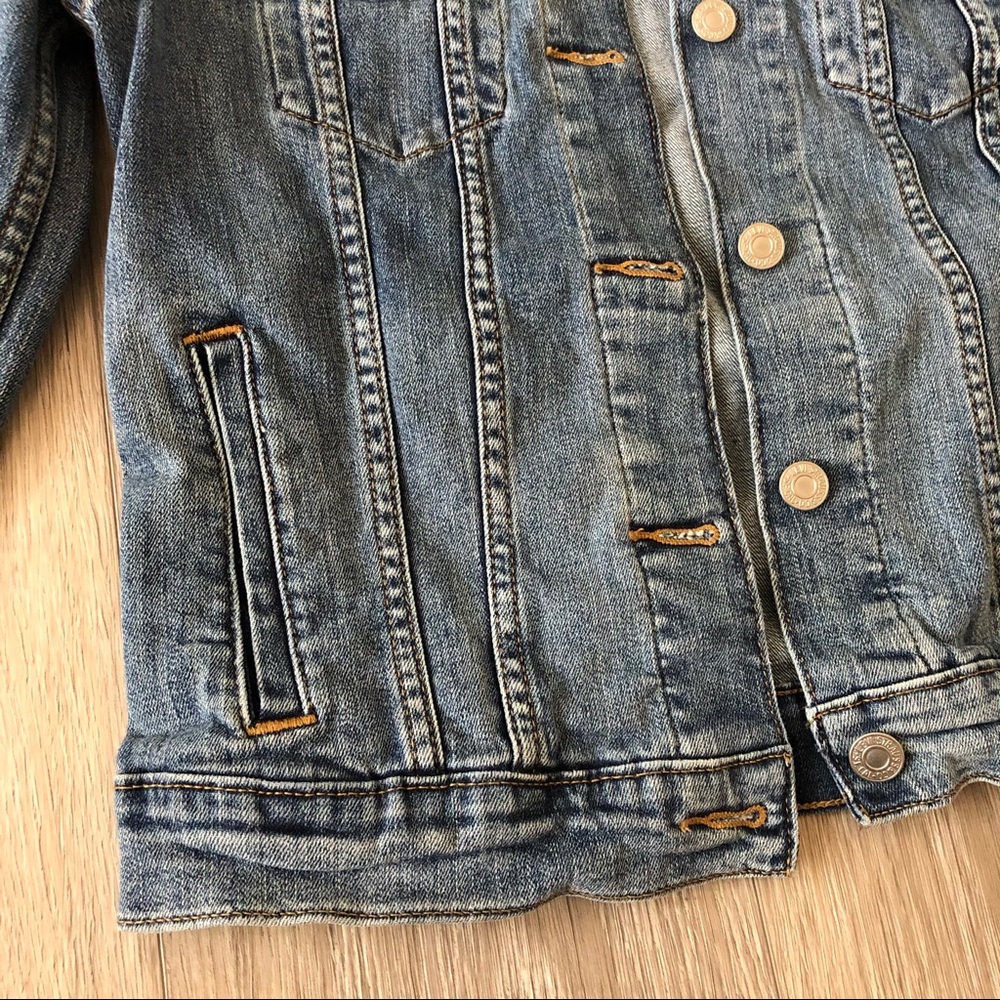 Levi’s Jean Jacket - Picture 4 of 11